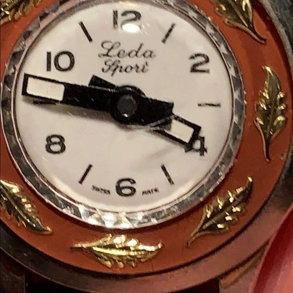 Leda sport Swiss made golden leaf Vintage watch